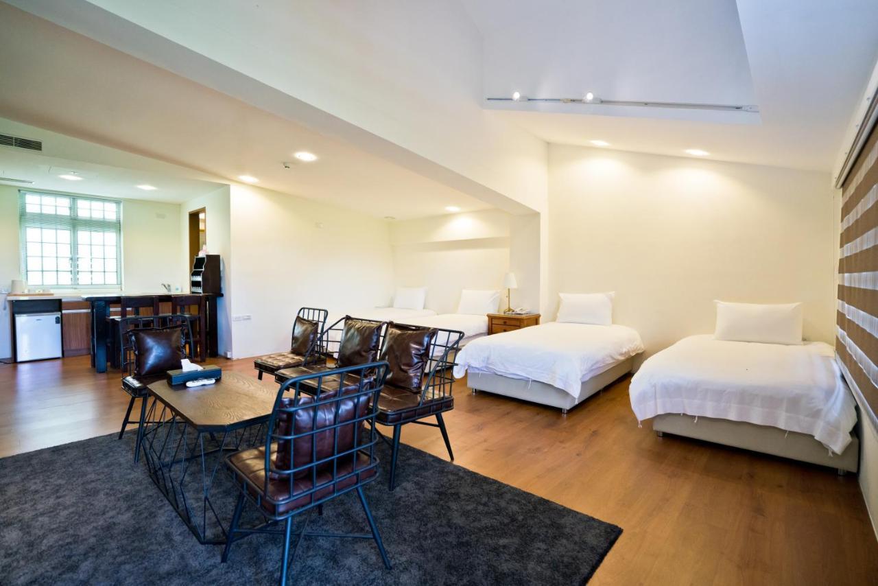 Qing Ping Jn Humanities Hall青萍居人文會館 Wujie Extérieur photo